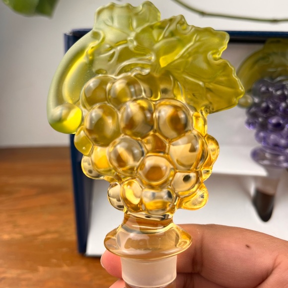 MIKASA Chablis Austrian Lead Crystal Grape Wine Stoppers Vineyard Set Of 2- M - Picture 5 of 12